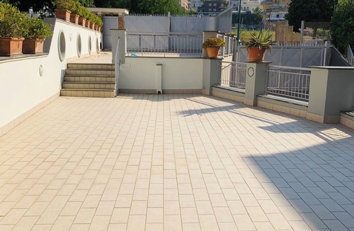 Torre del Greco Villa | Detached cottage within walking distance of the sea. Ideal for families or several people.