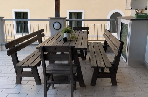 Torre del Greco Villa | Detached cottage within walking distance of the sea. Ideal for families or several people.