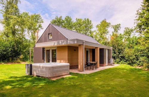 Gasselte House | Detached group accommodation for up to 12 people