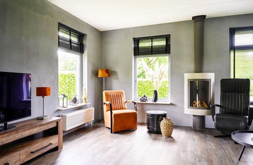 Vlagtwedde House | Detached holiday home with jetty and outdoor spa