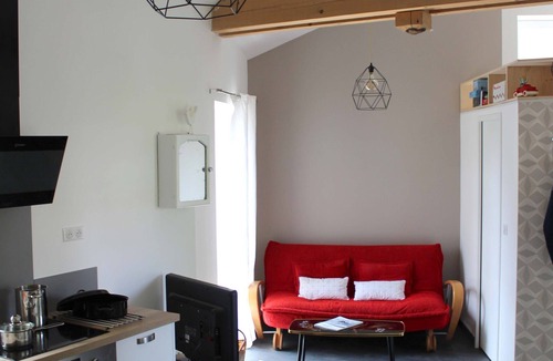 Chatel-sur-Moselle House | Detached house 1 bedroom, 1 bathroom, large enclosed garden and terrace