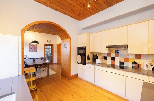 North Berwick Apartment | Detached House with Sea Views & Parking