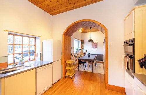 North Berwick Apartment | Detached House with Sea Views & Parking