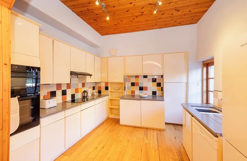North Berwick Apartment | Detached House with Sea Views & Parking
