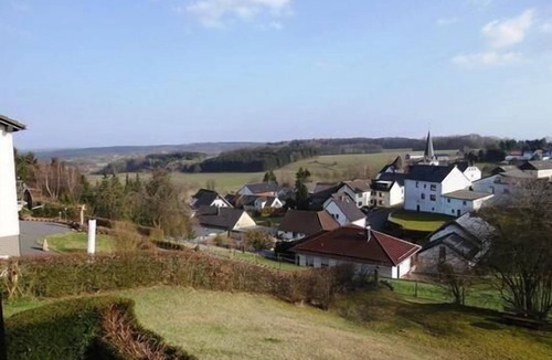 Esch House | Detached house with garden