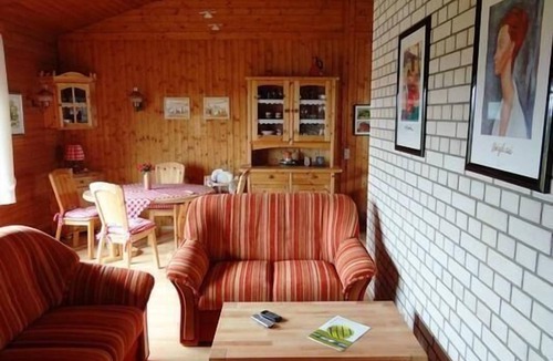 Esch House | Detached house with garden