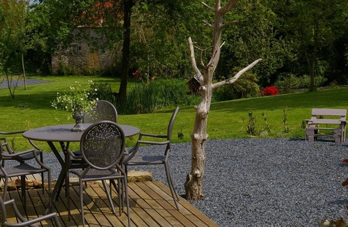 Saint-Ebremond-de-Bonfosse Cottage | Detached house with terrace, pellet stove and peaceful garden.