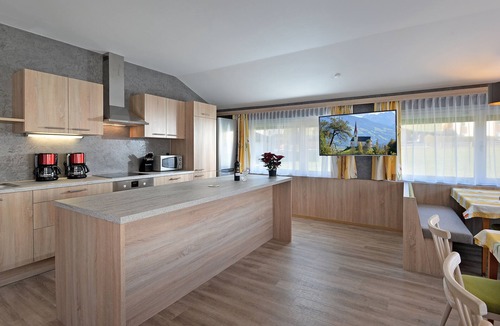 Kapfing House | Detached, pet-friendly, vacation home Anneliese in Fügen