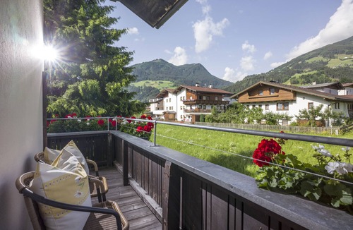 Kapfing House | Detached, pet-friendly, vacation home Anneliese in Fügen