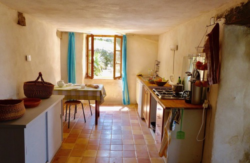 Gignac Apartment | Detached property with panoramic views of the Luberon Natural Park