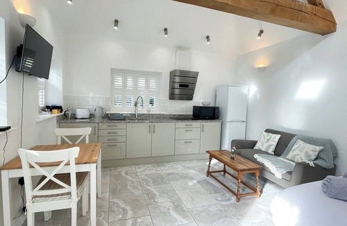 Worth Matravers House | Detached Studio. Sleeps 2, pet friendly, with parking