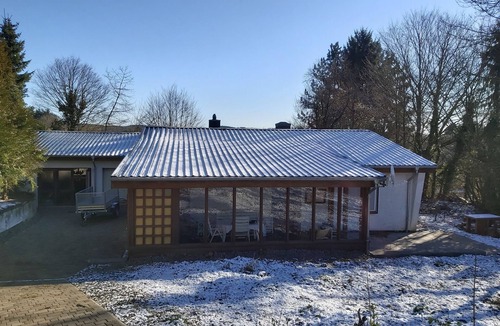 Gonnersdorf House | Detached vacation home with 3 bedrooms in a natural garden.