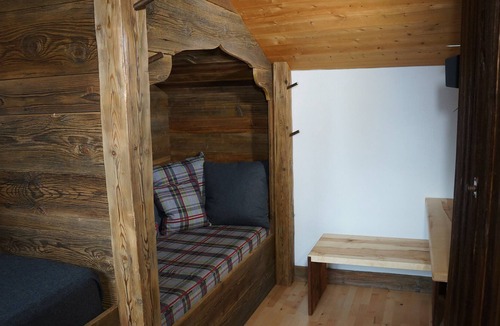 Wackersberg House | Detached vacation home with beautiful garden & mountain views, above Bad Tölz