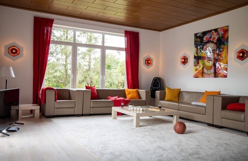 Garding House | Detached vacation home for 14 people with spacious garden and sauna just a short distance from