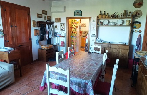 Conversano Villa | Detached villa in dead-end street. away from noise. with swimming pool.