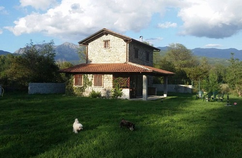 Groppoli House | Detached villa, Mulazzo, Cinque Terre, Versilia, Lunigiana, in the green