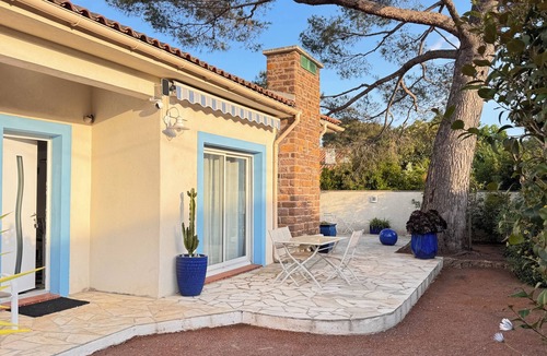 Boulouris-sur-Mer Villa | Detached villa with 1 a 8 fenced garden 100 m from the beach.