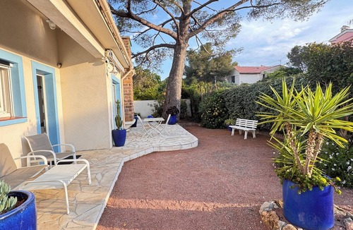 Boulouris-sur-Mer Villa | Detached villa with 1 a 8 fenced garden 100 m from the beach.
