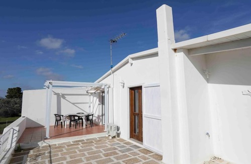 Leverano Villa | Detached villa with above-ground pool