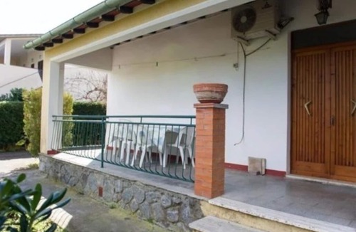 Marina di Campo Villa | Detached villa with garden