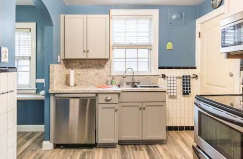 Detroit Apartment | Detroit Oasis-city location with suburban perks