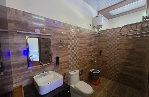 Naukuchiyatal Resort | Dev Bhumi Resort