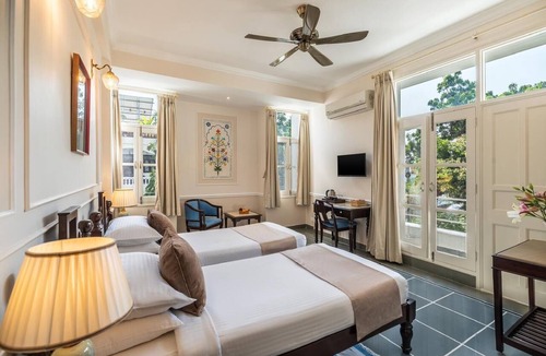 Shavri Colony Hotel | Dev Villa