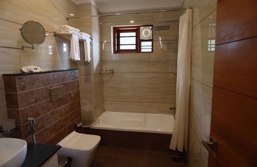 Edappal Hotel | Devalokam Grand