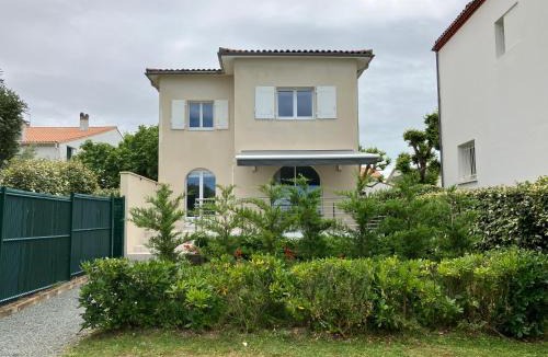 Pontaillac Villa | Devant la mer et la plage de ROYAN PONTAILLAC, 4chambres 2 à 8 personnes