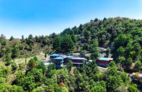 Bullawala Bed & Breakfast | devdaar hills homes cafe & resort