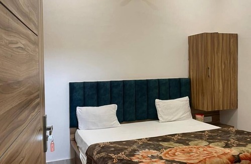 Vrindavan Hostel | Devi Heritage Vrindavan