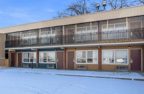 Devils Lake Hotel | Devils Lake Inn By OYO Near Devils Lake Regional Airport