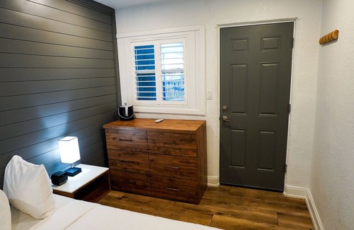 Clearwater Beach Hotel | Devon Shores- Standard Queen