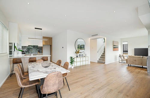 Devonport House | Devonport Beach Front Home w/Netflix & Nespresso