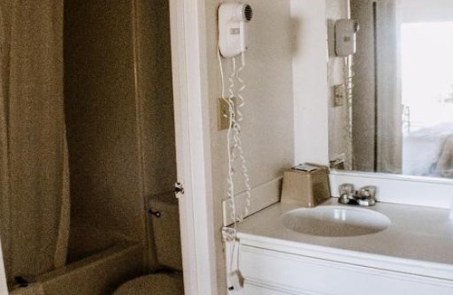 Rosamond Hotel | Devonshire Inn Motel