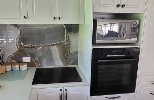 Whakatu Cottage | Dewdrop Cottage - a very special place to stay