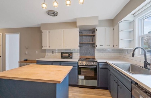 DeWitt Apartment | Dewitt 1st floor unit, close to Syracuse University, Hospitals, 2 bdrm