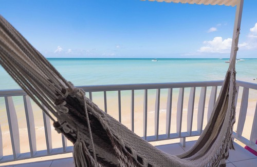 El Combate House | Deymar Front Beach House