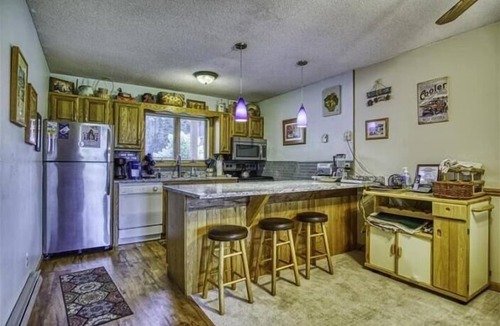 Davis Condo | DF109- Centrally located in Canaan Valley! Pool!