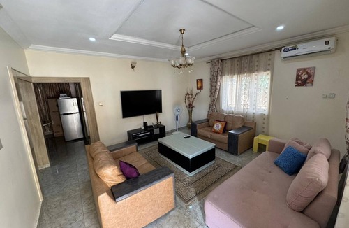 Orozo House | DFP (2.0) | Modern 1BED Apartment (Apo, Abuja)