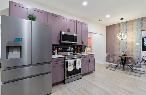 North Richland Hills House | DFW Basecamp ✨ Sleeps 16 ⚽ MAJOR INTERNATIONAL SPORTING EVENT Retreat ✦ 🤠 Stockyards ✦ 🎤 Karaoke ✦ 🏀 Court 🌌