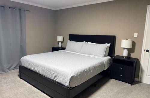 Euless House | DFW World Cup Oasis-Pool & 15 Min to Stadium