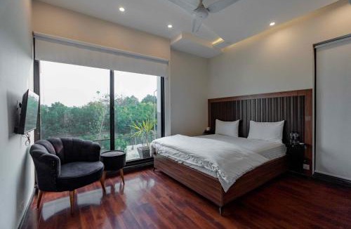 Lahore House | DHA Phase 6 - Executive And Luxurious Rooms - Near Raya, Dolmen and Airport