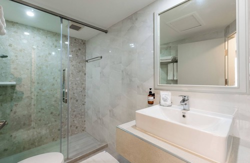 Nai Wiang Hotel | Dhevaraj Hotel