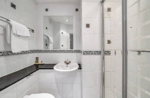 Crowthorne Hotel | Dial House Hotel