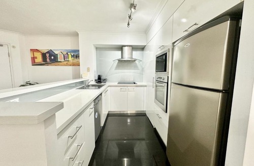 Mermaid Beach Apartment | Diamond Beach 98