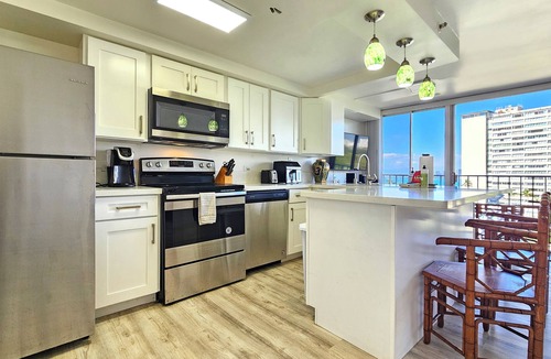 Diamond Head - Kapahulu - St. Louis Apartment | Diamond Head 1 Bedroom Condo Queen Bed & Bunkbed