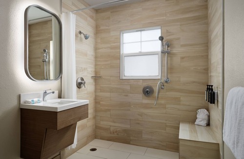 North Pacific Beach Hotel | Diamond Head Inn