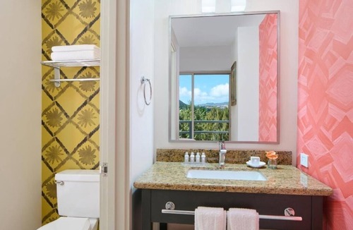 Diamond Head - Kapahulu - St. Louis Hotel | Diamond Head View King | Kaimana Beach Hotel | Scenic Room with a View