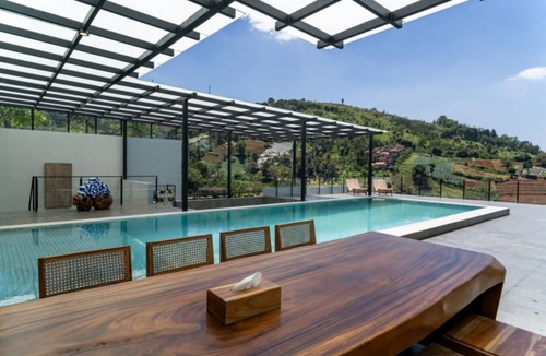 Bandung Villa | Diamond Hill 10 Br Heated Pool